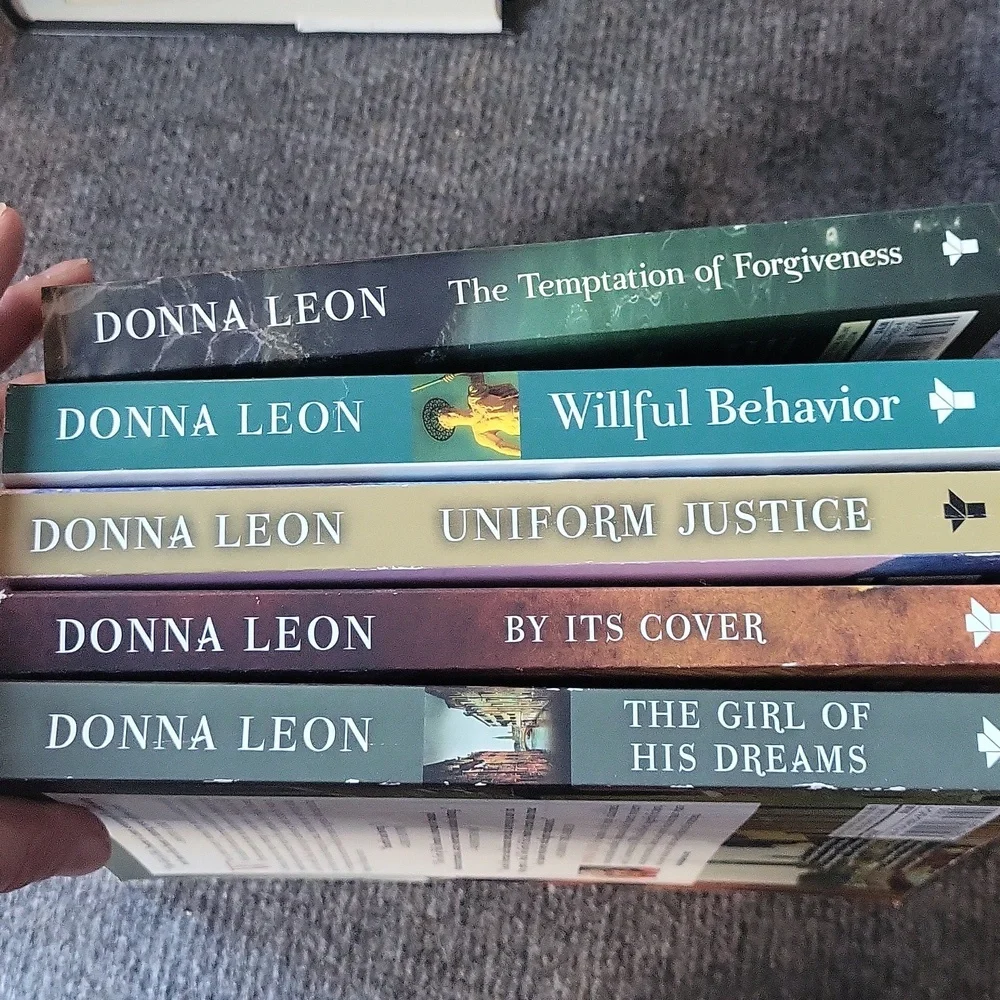 Donna Leon Book Collection - Set Of 12
